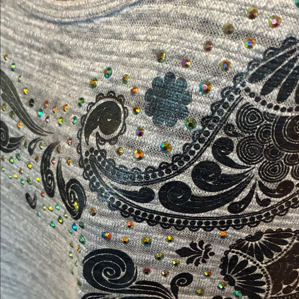 Gray Paisley Women's Top - Picture 4 of 5